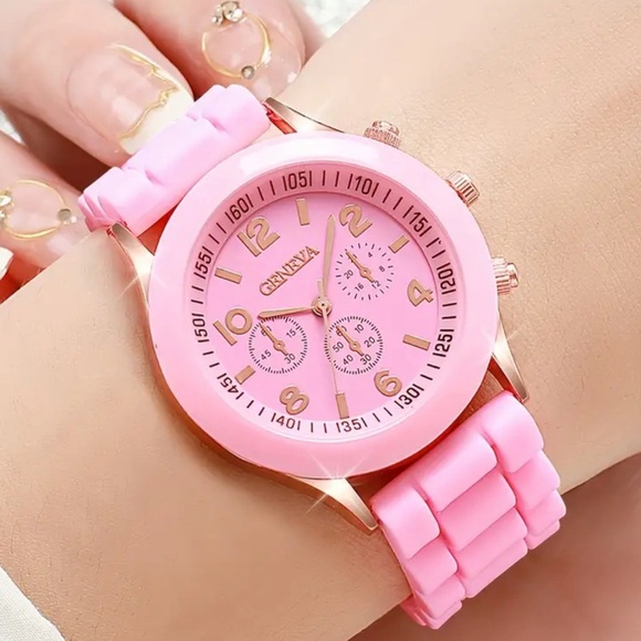 Elegant Quartz Watch W/Fashionable Silicone Strap And Dial Numerical Scales - Picture 4 of 8